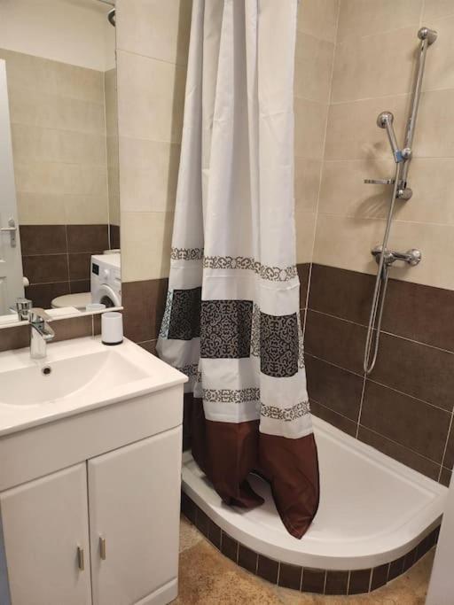 Appartement Sandonato Clermont-lʼHérault Екстериор снимка
